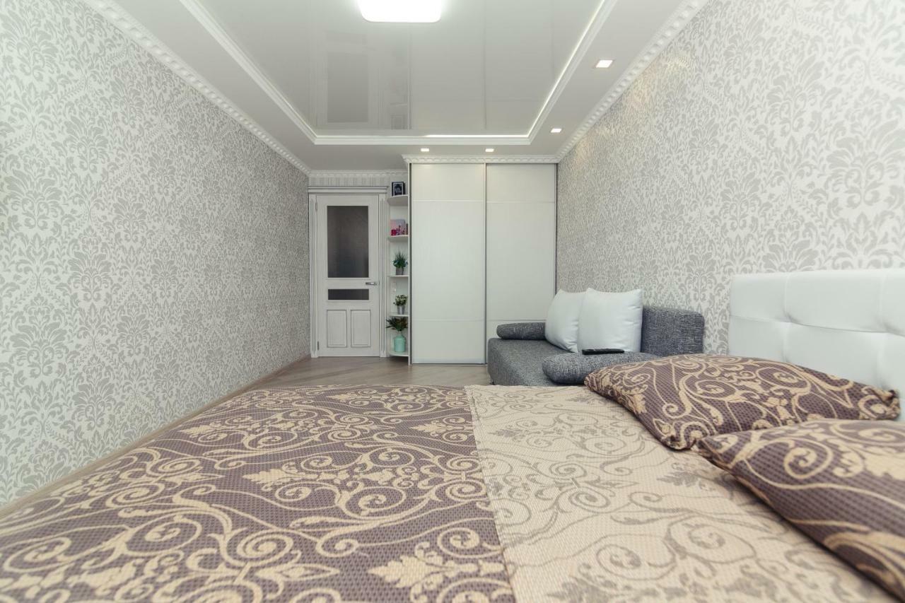 Luxury Apart-Hotel On Kondrateva Street Суми Екстериор снимка